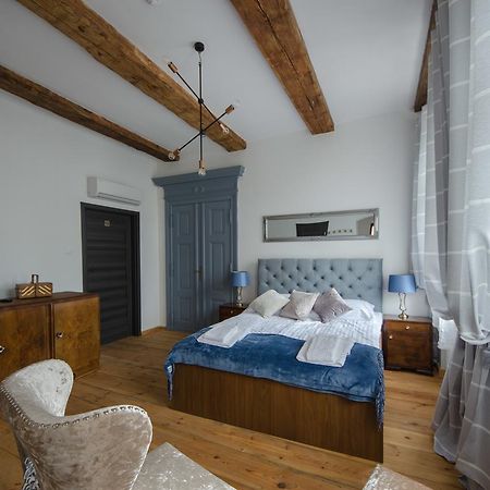 Apartamenty Mieszczanskie U Golebiewskich ทอรูน ภายนอก รูปภาพ