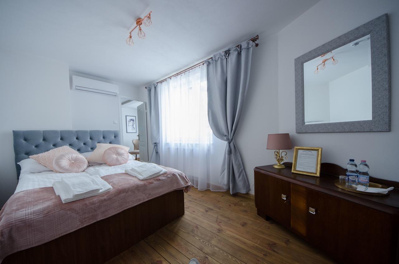Apartamenty Mieszczanskie U Golebiewskich ทอรูน ภายนอก รูปภาพ