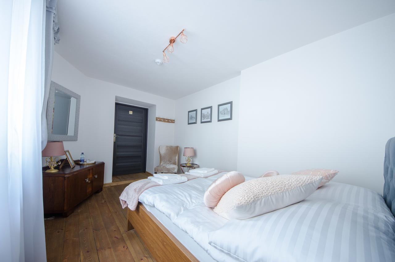 Apartamenty Mieszczanskie U Golebiewskich ทอรูน ภายนอก รูปภาพ